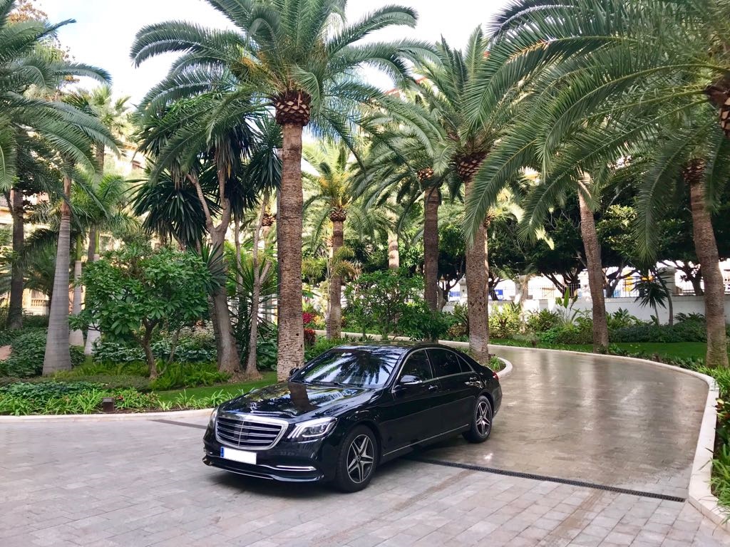 Abaser Limousine Services