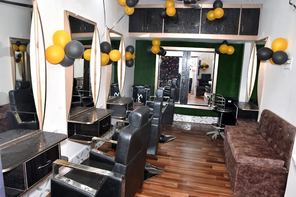 The Instnat Look Makeup Nails Studio Best Parlour In Bhind