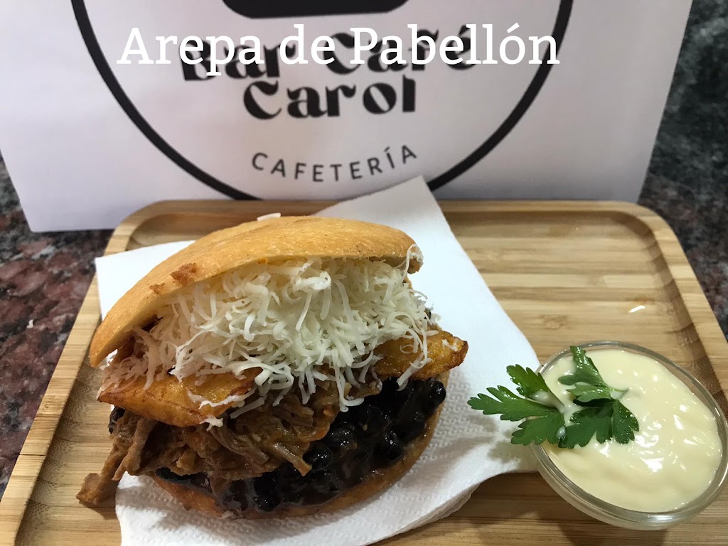 Bar cafe Carol — Comida y bebida