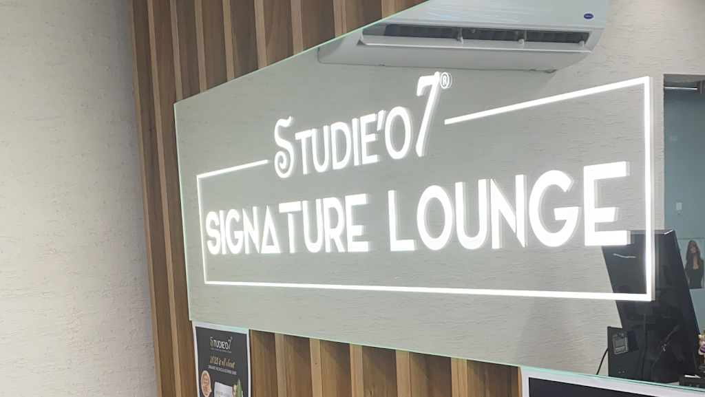 Studieo7 Signature Lounge Family Salon Bridal Studio