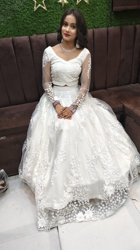 Neelam Beauty Parlour Makeovar