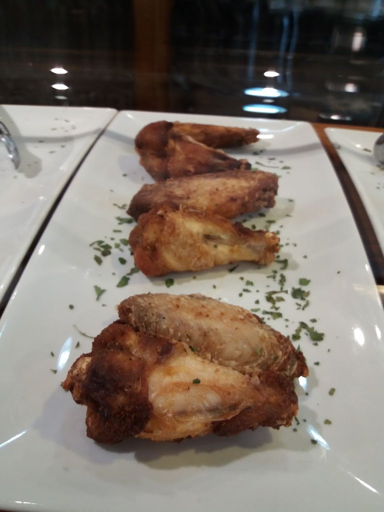 Bar Milan — Comida y bebida