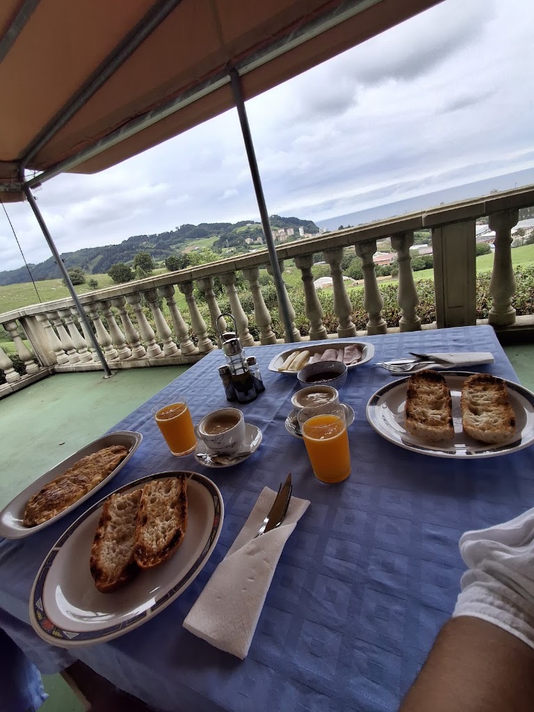 Agroturismo Argoin Txiki Zarauz — Comida y bebida