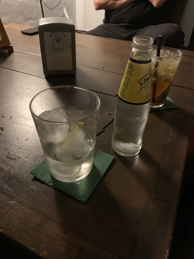 Bar La Gatera — Comida y bebida