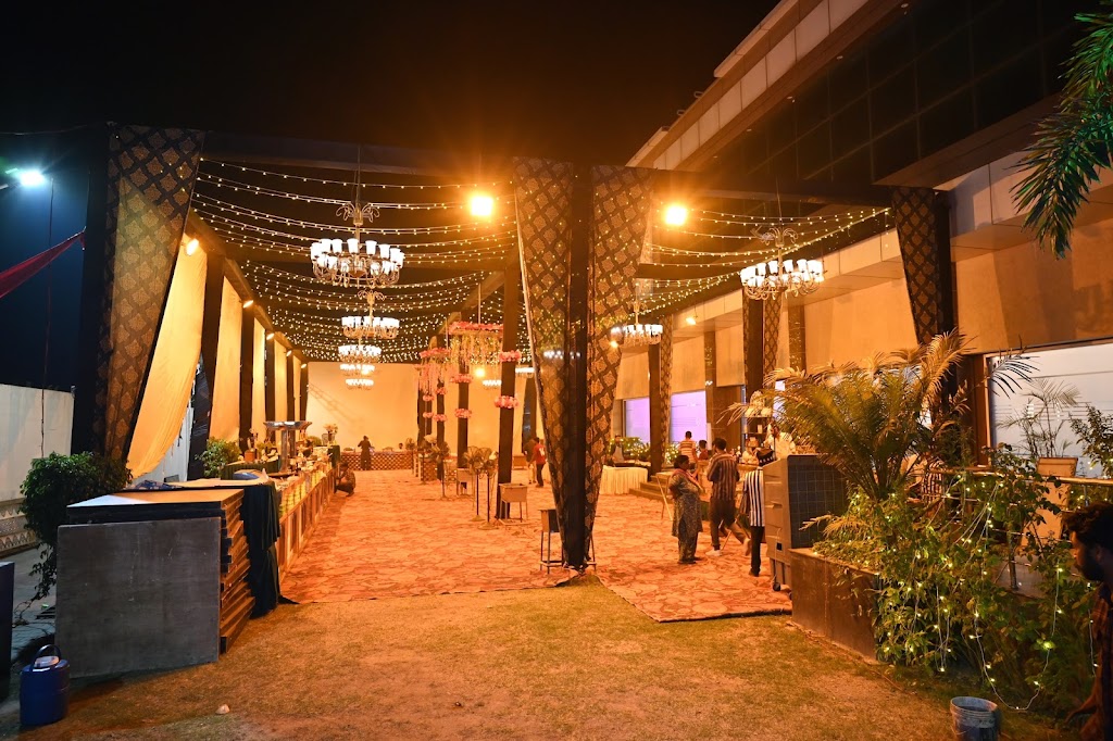 Hotel Leela Royal