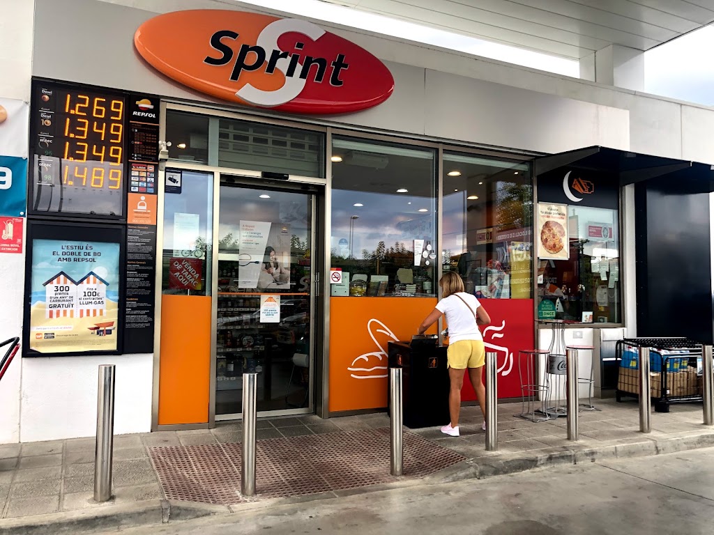 Estacion de Servicio Repsol — Exterior