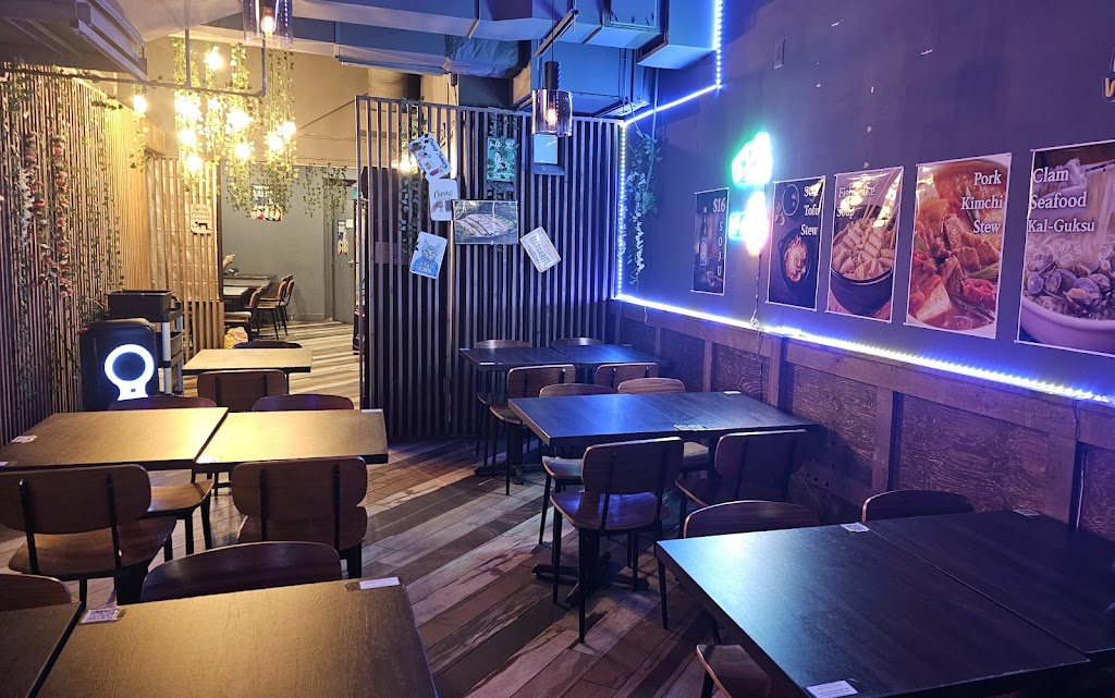 The Bar Jokbal Night Market