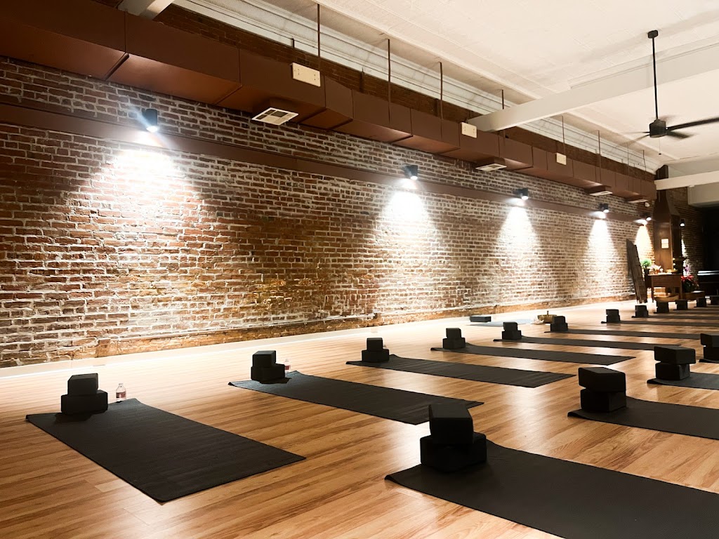  Mantra Yoga Center