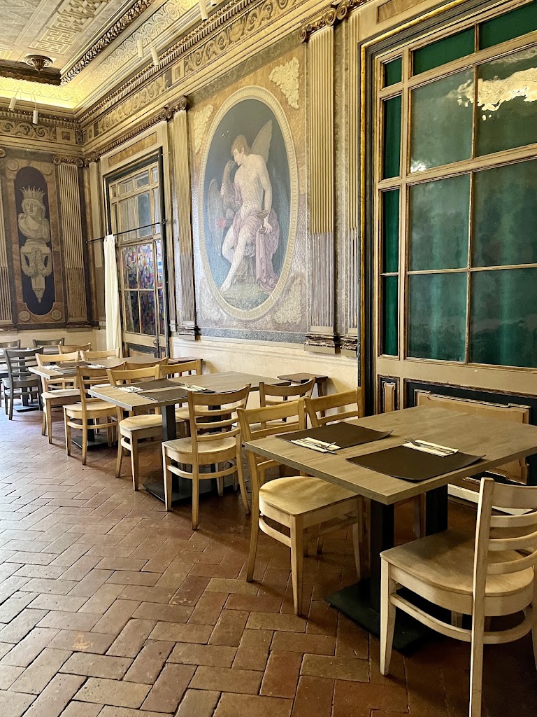 Restaurant El Dinou — Ambiente