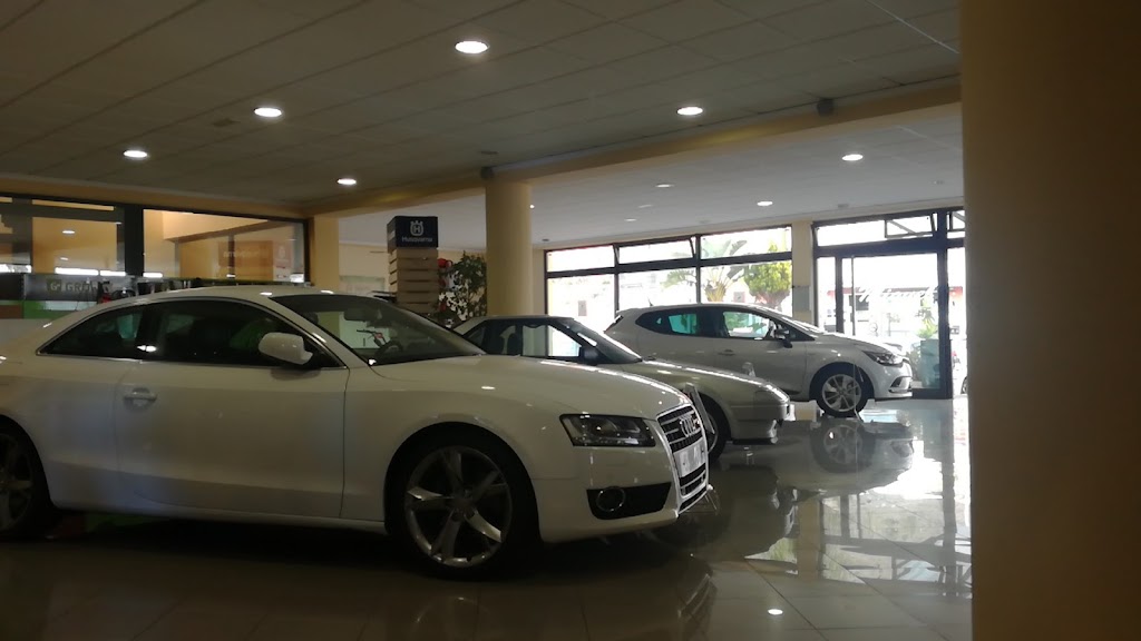 Autos Miguel — Interior