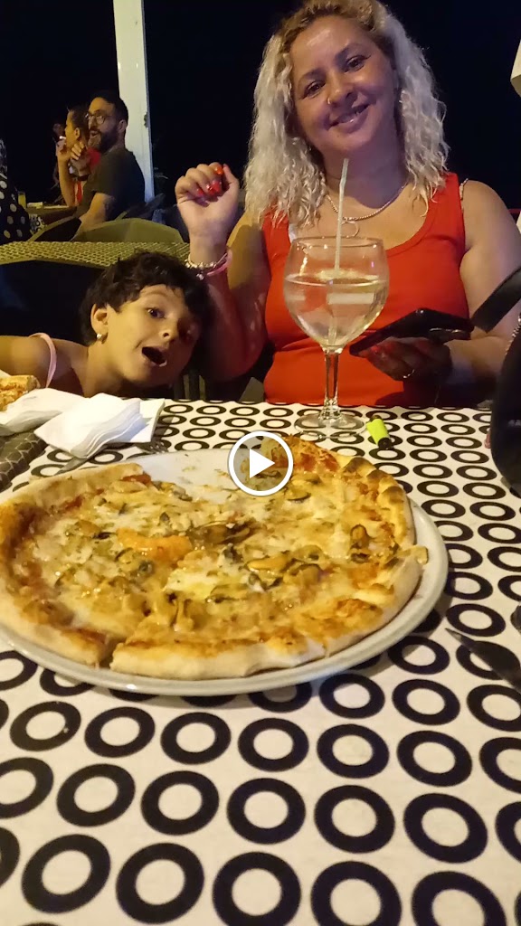Pizzeria Restaurante Voramar-Tres Reyes — Videos