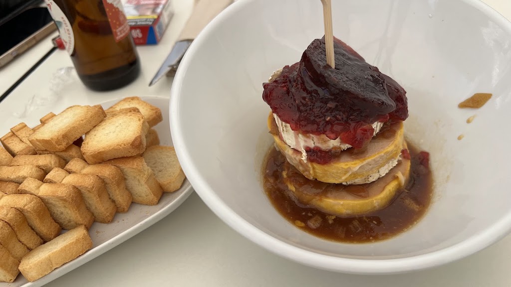 Restaurante-Bar Quejio — Comida y bebida