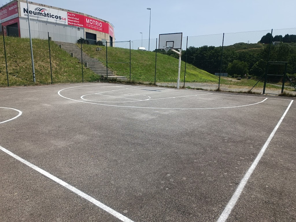 Pista baloncesto multiusos