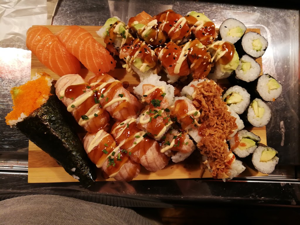 SAKURA II — Comida y bebida