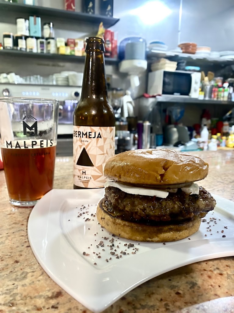 El Salsero — Comida y bebida