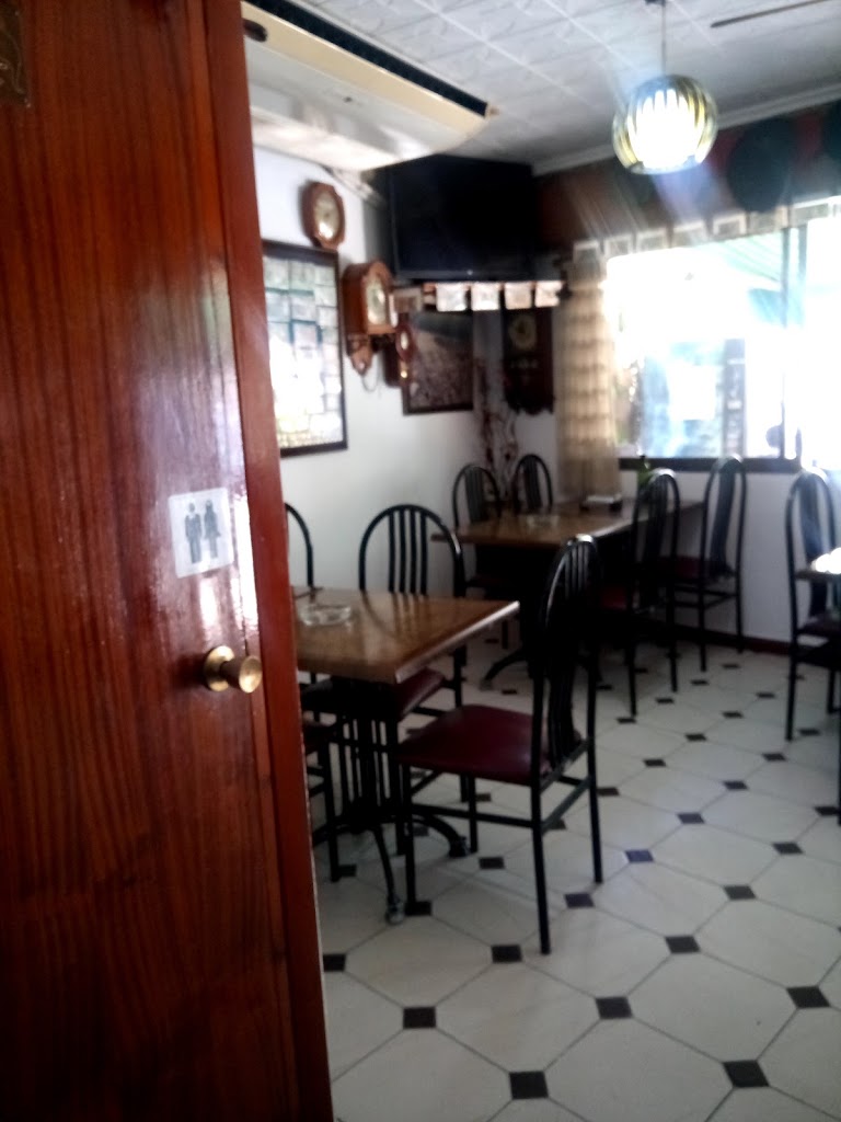 Cafe Bar Zahora — Ambiente