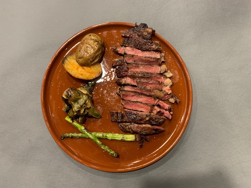 Braseria La Patrona — Comida y bebida