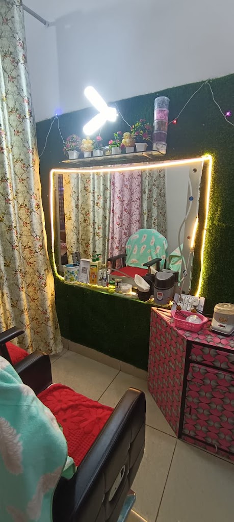 Savita Beauty Parlor
