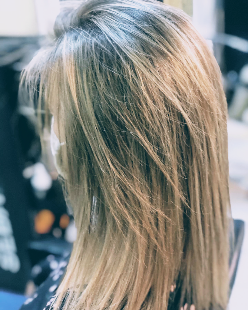 L'Estil Hair Salon — Peinado