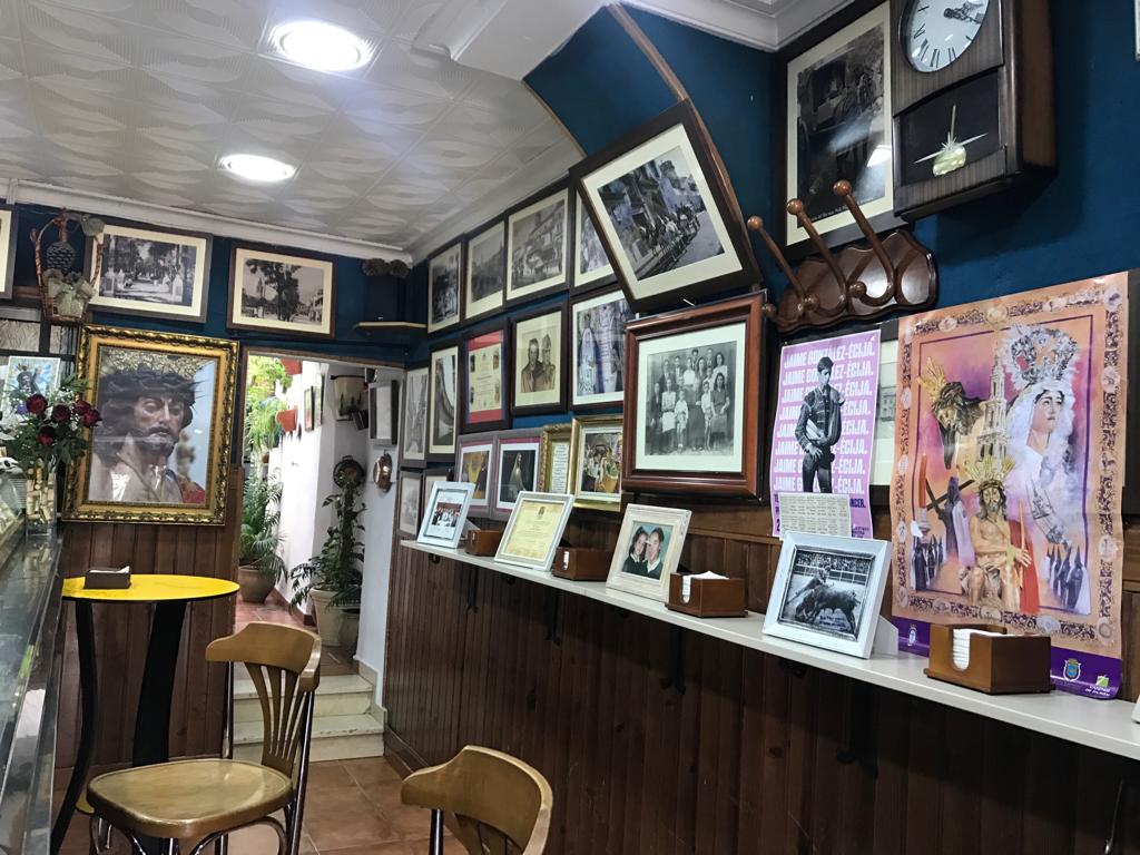 Bar "La Cruz Roja" — Ambiente