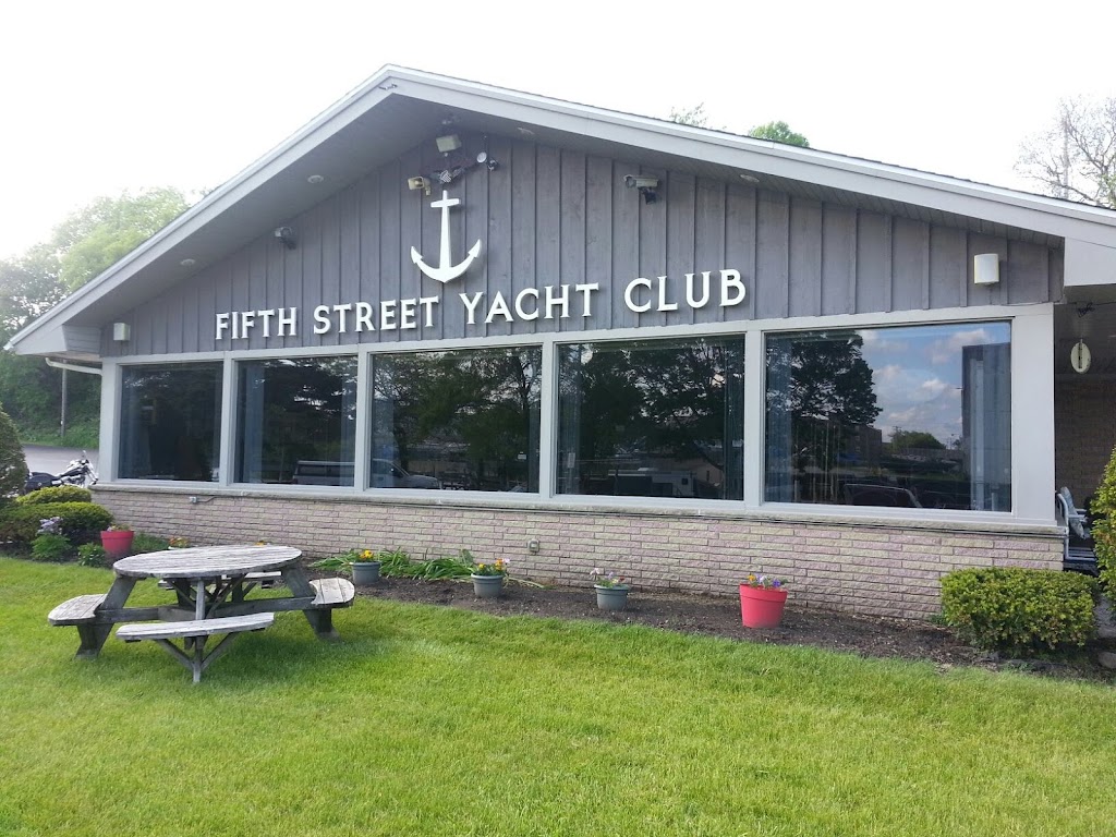  Fifth Street Yacht Club