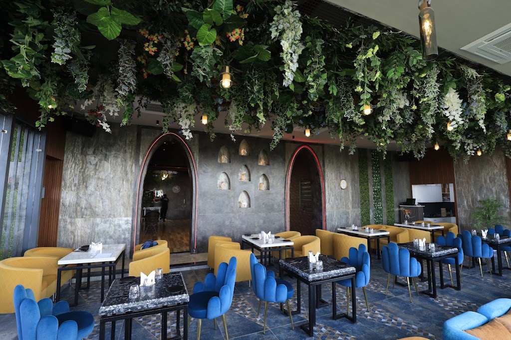 The Trunk Rooftop fine dine Restaurant Mathura | Best Cafe in Mathura ...