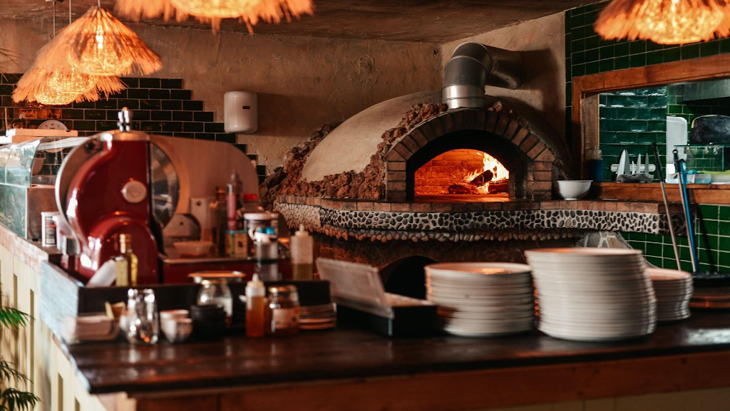 PIZZERIA In bocca al lupo.