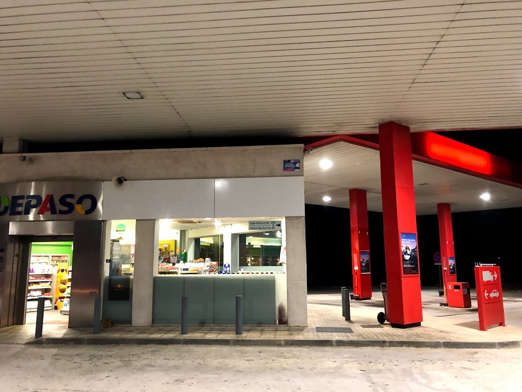Estacion de servicio Cepsa — Exterior