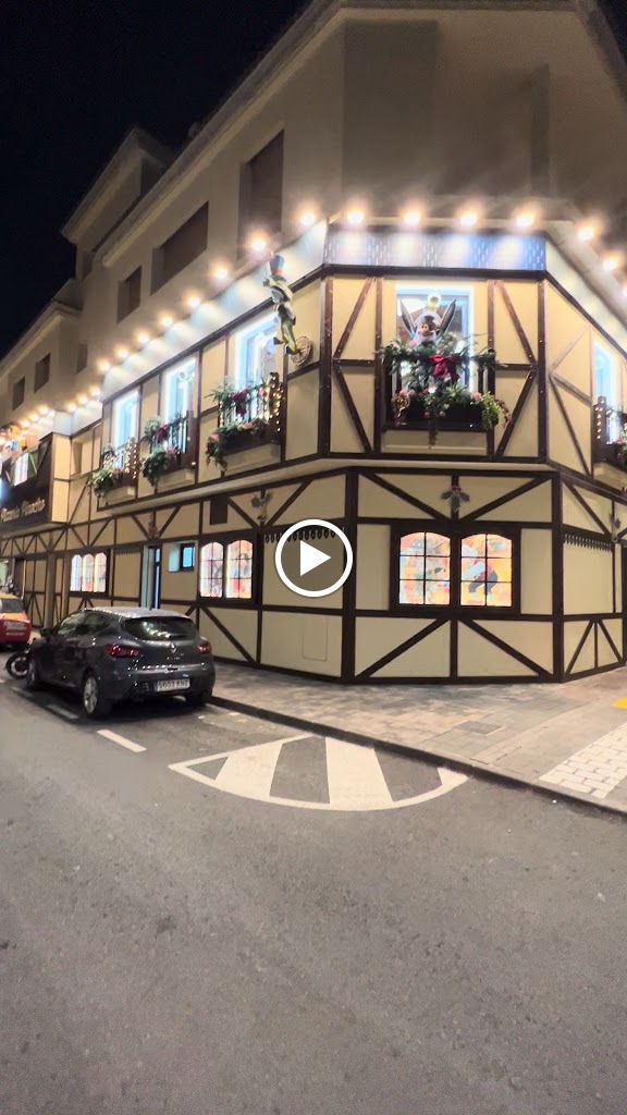 Pizzeria Pinocho — Videos