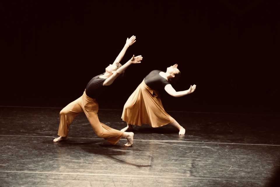 +QBall escola de dansa & On barre studio