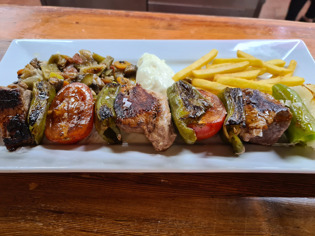 Restaurante Casa Sardina — Comida y bebida