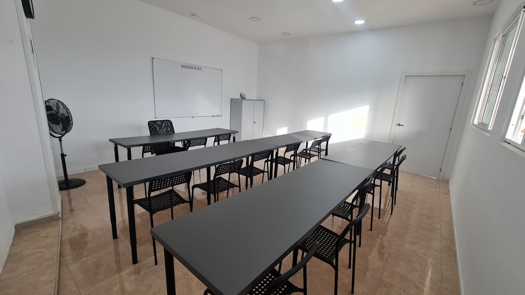 Academia de estudios Ana Margarita - Ana Margarita Academy — Aula