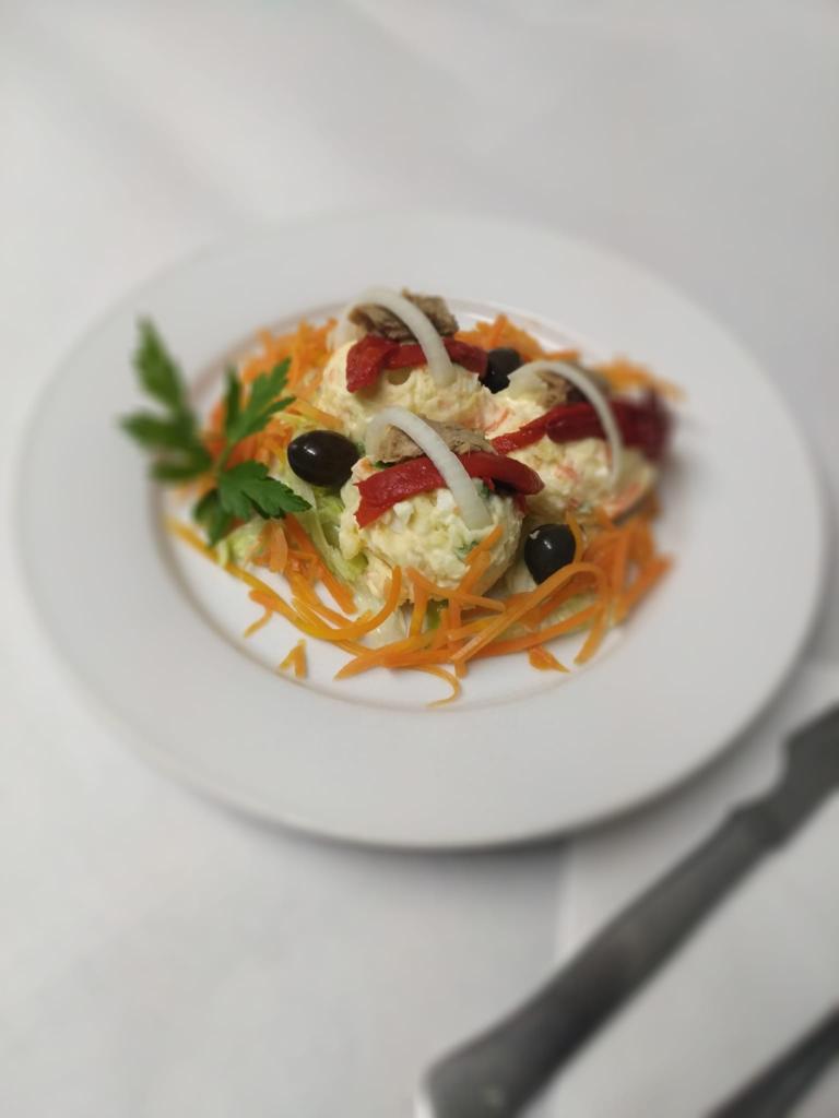Restaurante las Cabilas — Comida y bebida
