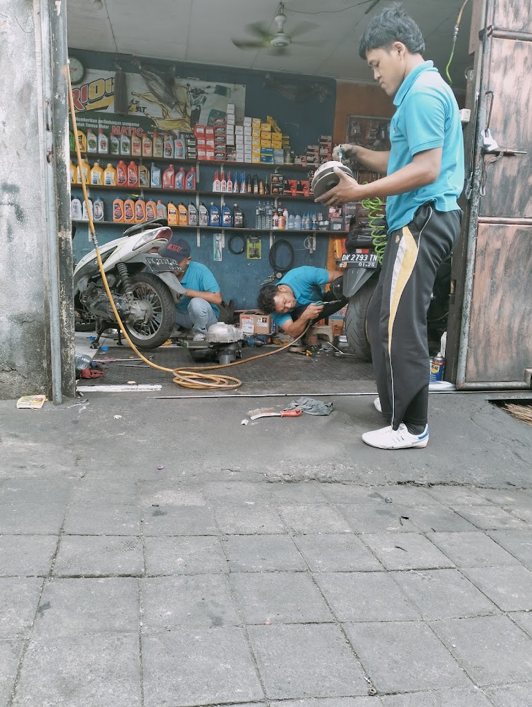 Bengkel mobil dan truck paijo mobil emergency 24 jam
