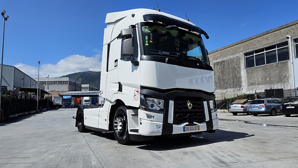 Truck Parking private for PVM SOLAR TRANSPORTES INTERNACIONALES