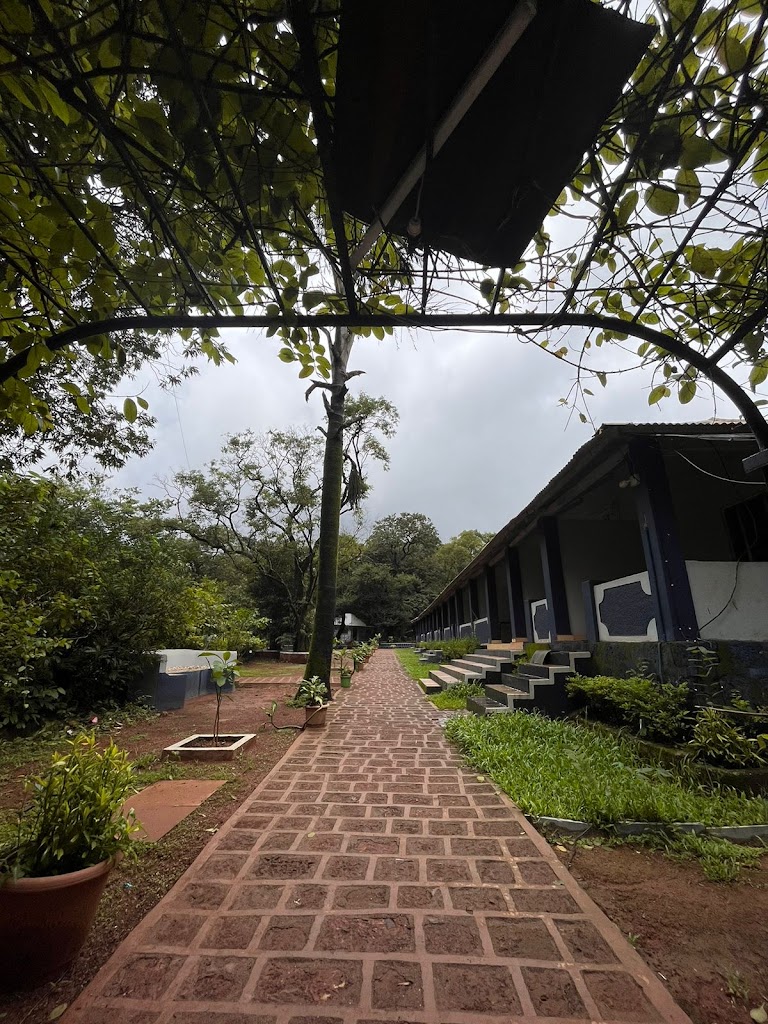 Hotel Girivihar