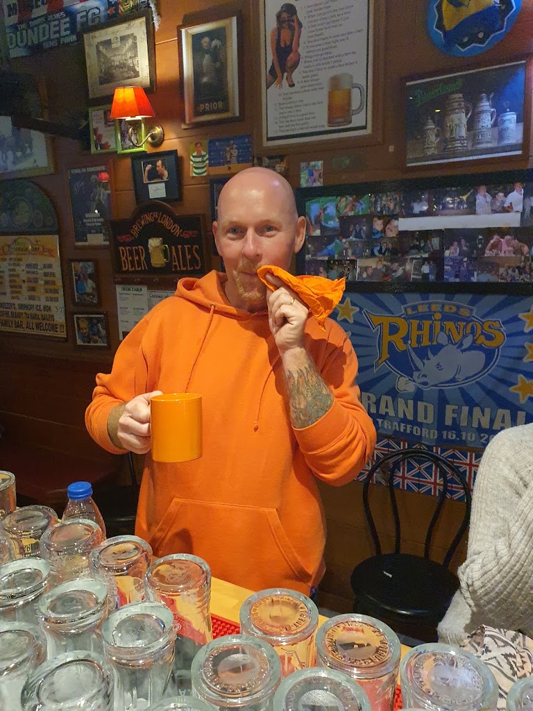 Beers Friends Sports Bar — Del propietario
