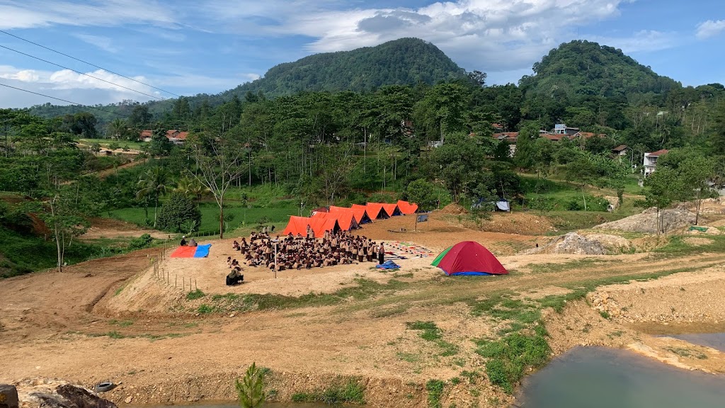 Batu bangkong Lembah ciwaregu Camp Ground