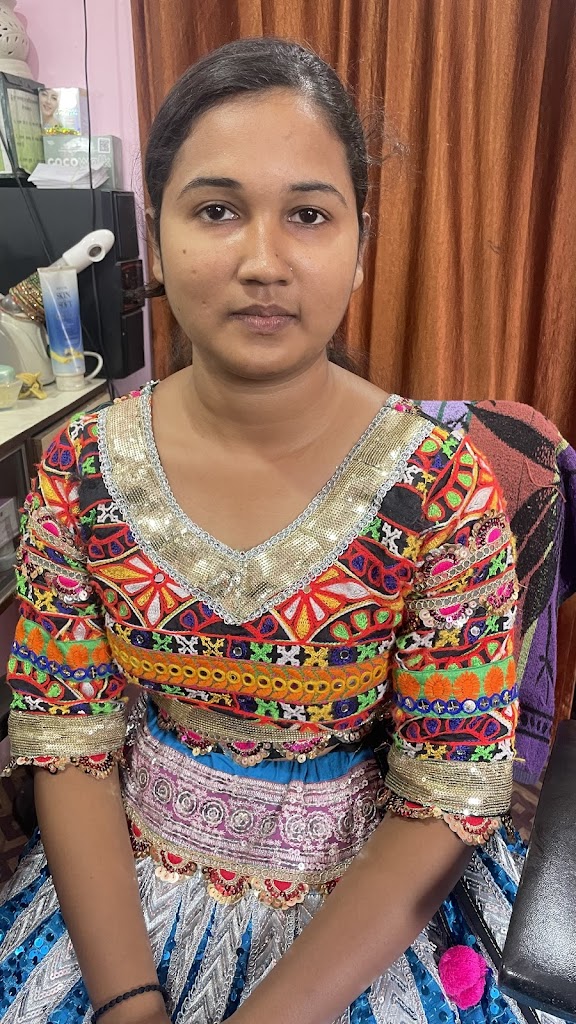 Asha Beauty Parlour And Butik