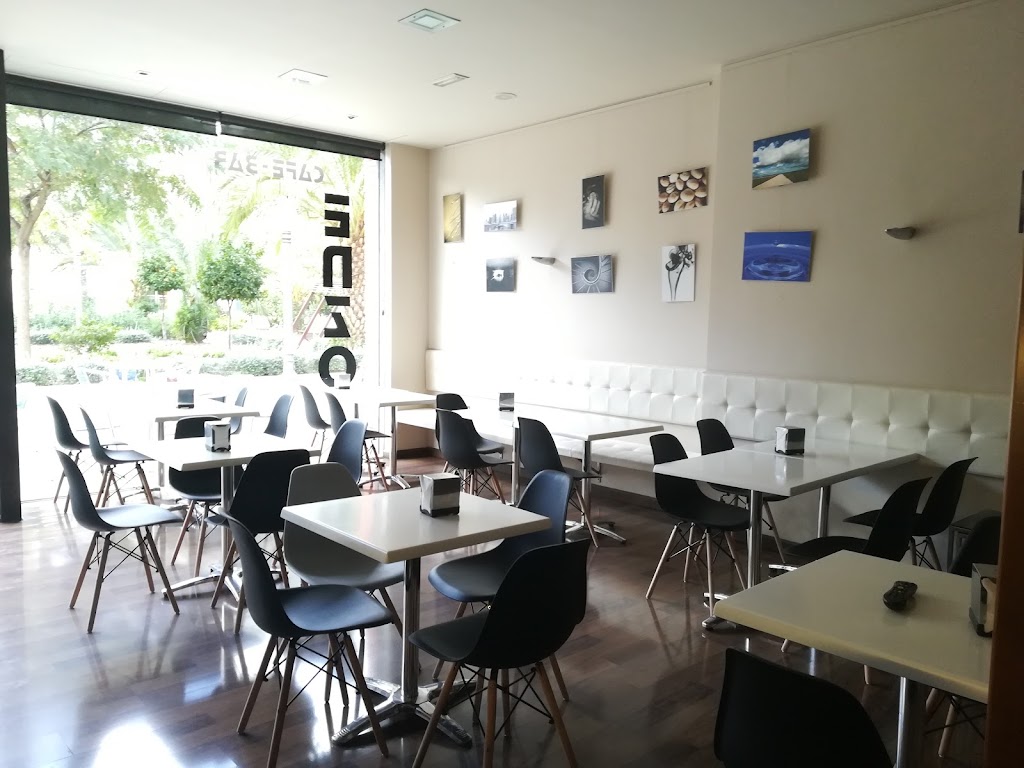 Cafe Bar Enzo — Ambiente