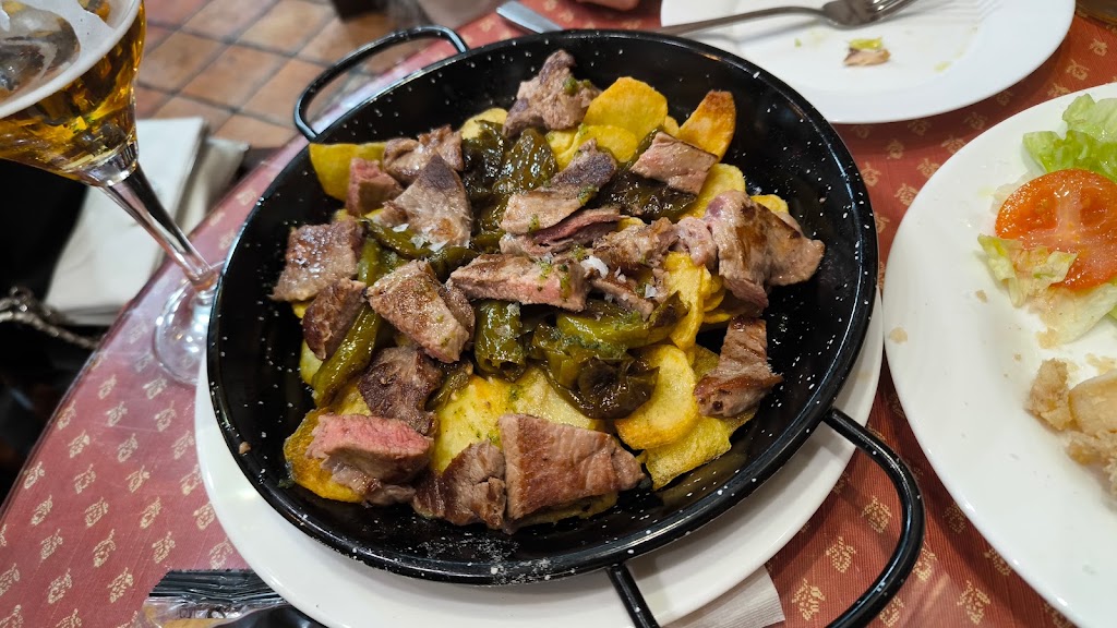 Pena Taurina — Comida y bebida