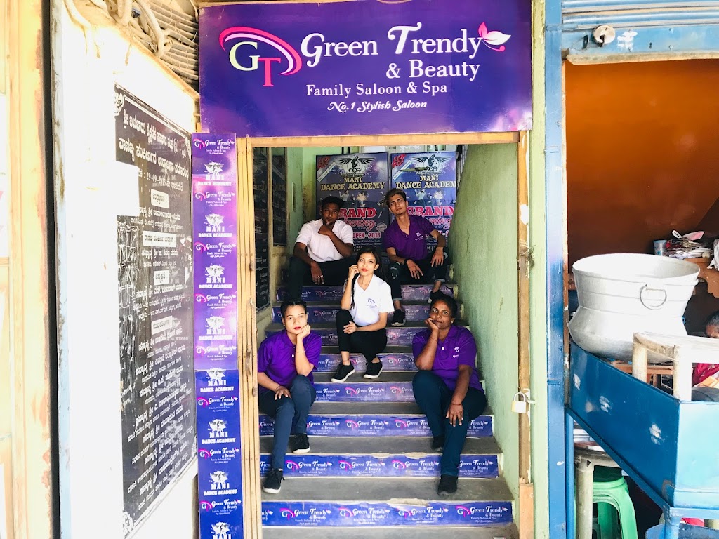 Green Trendy And Beauty