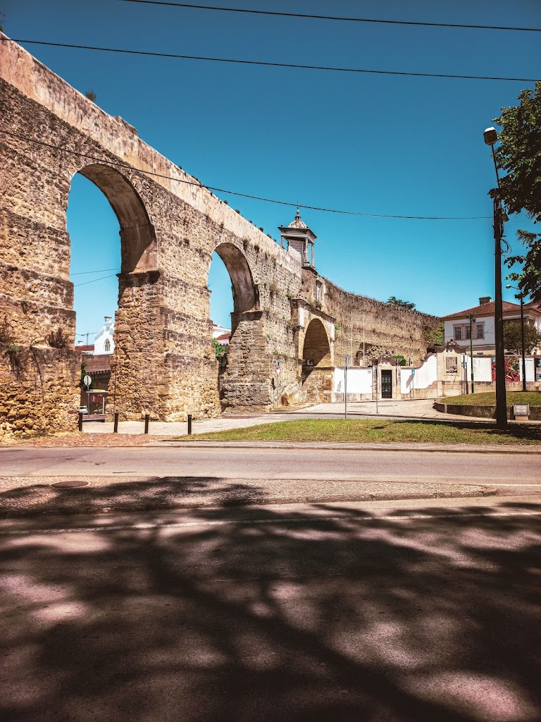Aqueduto de Sao Sebastiao / Arcos do Jardim
