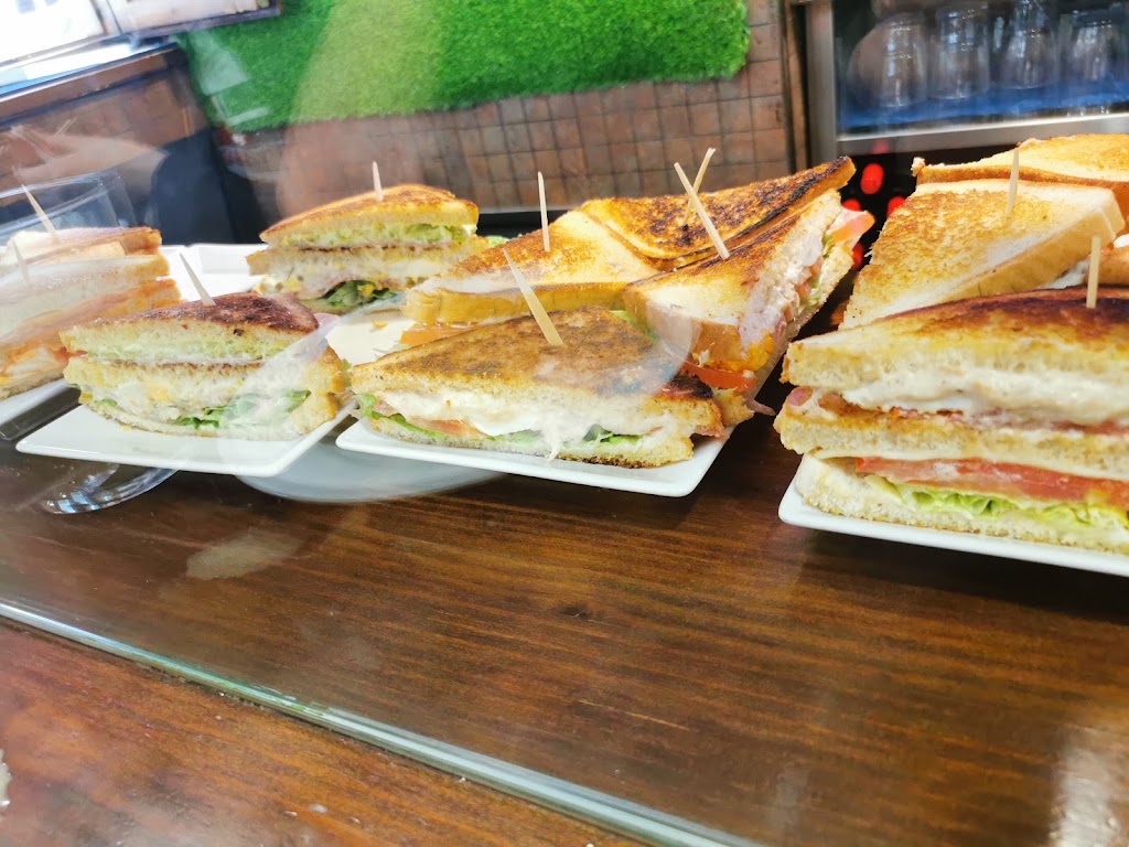 Taberna Aldaketa — Comida y bebida