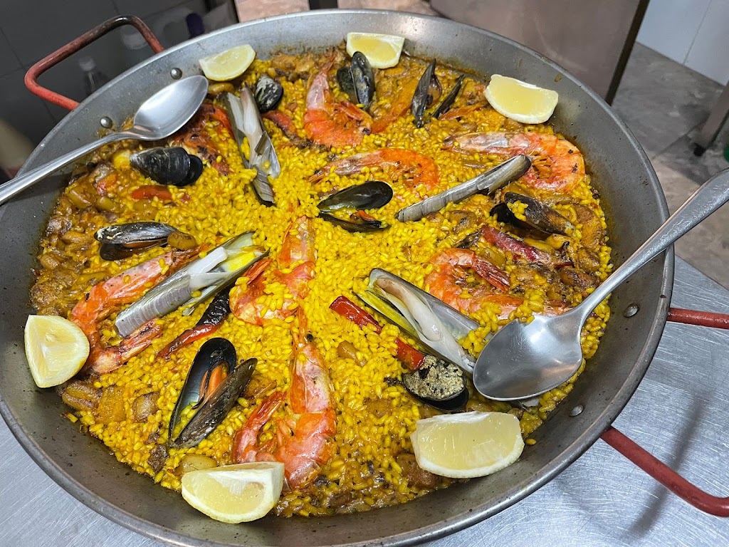 EL ESCONDITE — Comida y bebida
