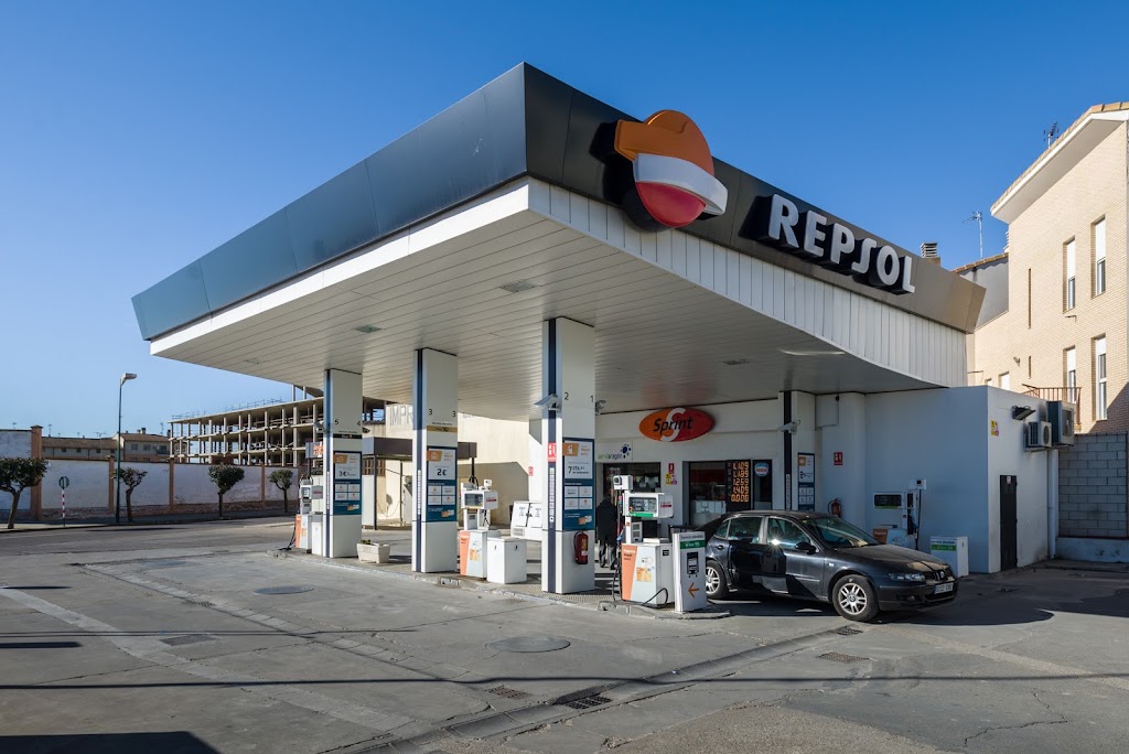Estaciones de Servicio Serviaragon-Repsol (Ejea de los Caballeros) — Exterior