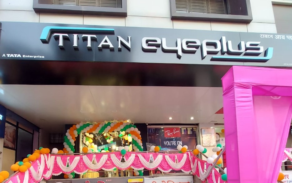 Titan Eye At Baramati Karbhari Chowk Pune