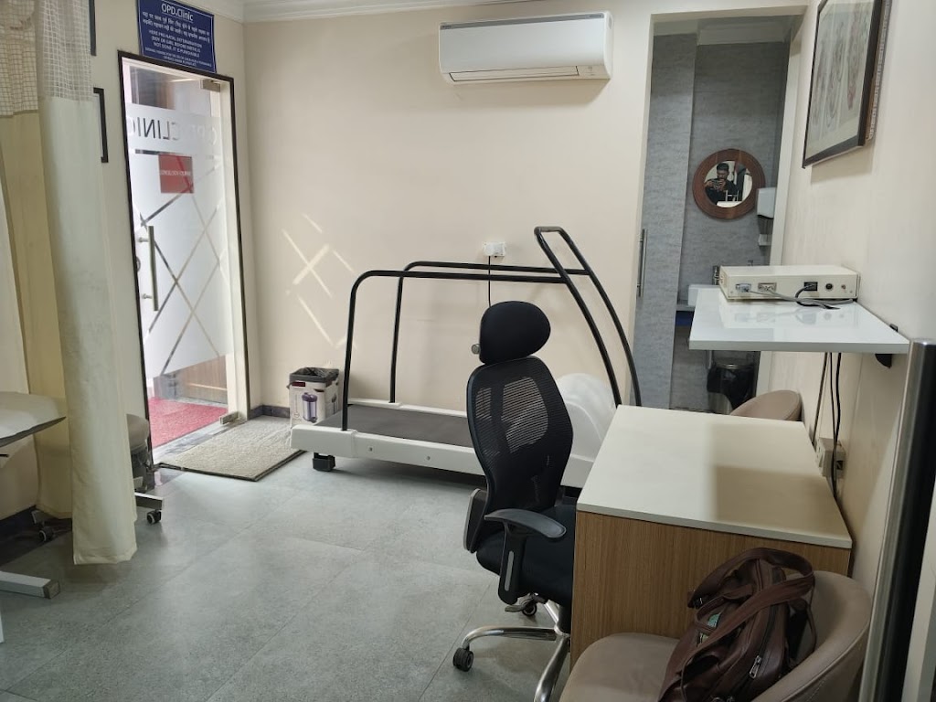 Dr. Dr Simmi Manocha