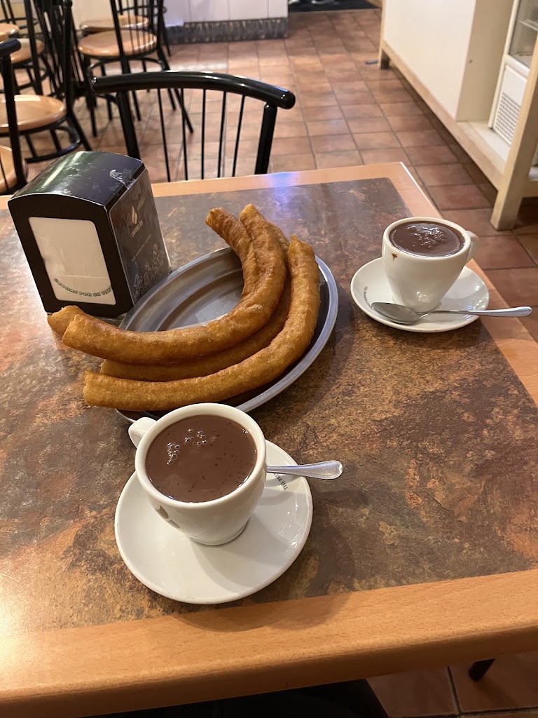 Cafeteria Churreria Manu — Comida y bebida