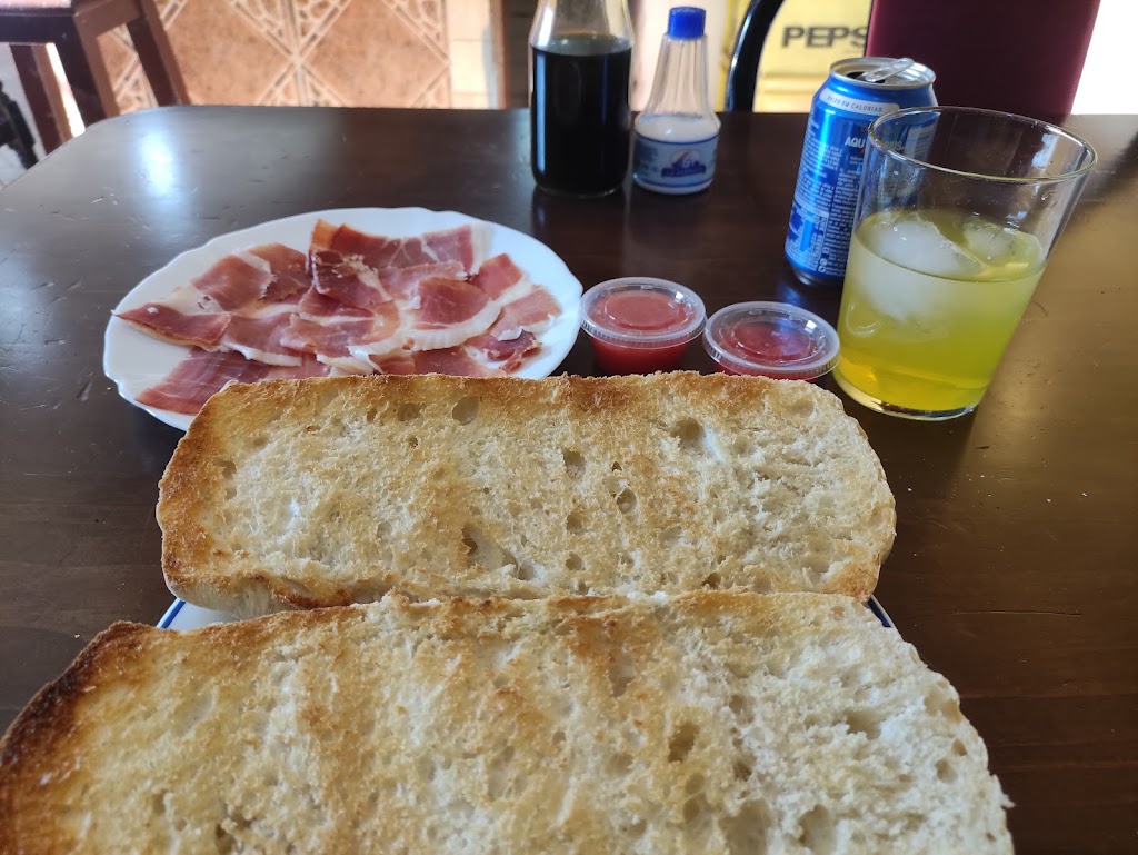 Bar Patacon granja 400 — Comida y bebida